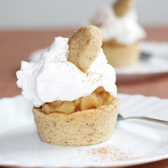Little Apple Cakes with Walnuts