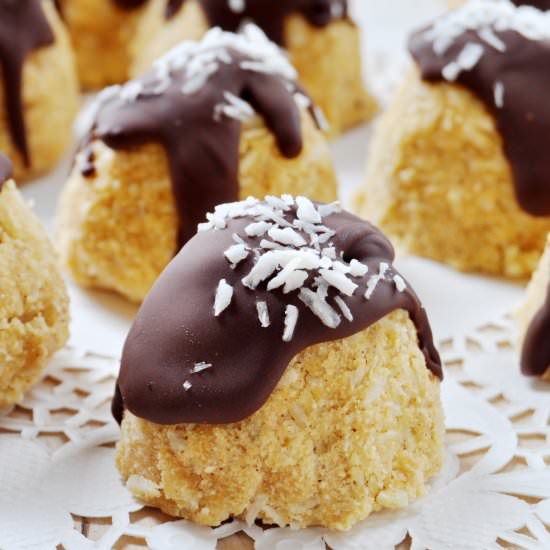 No-Bake Maple Pumpkin Macaroons