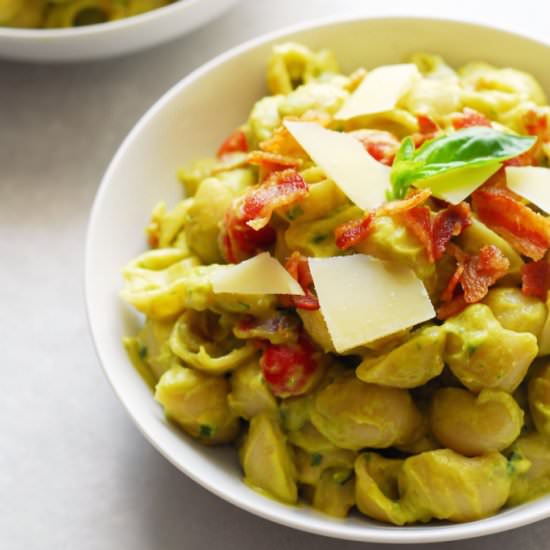 Pasta with Creamy Avocado Sauce
