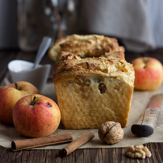 Apple Pull Apart Bread