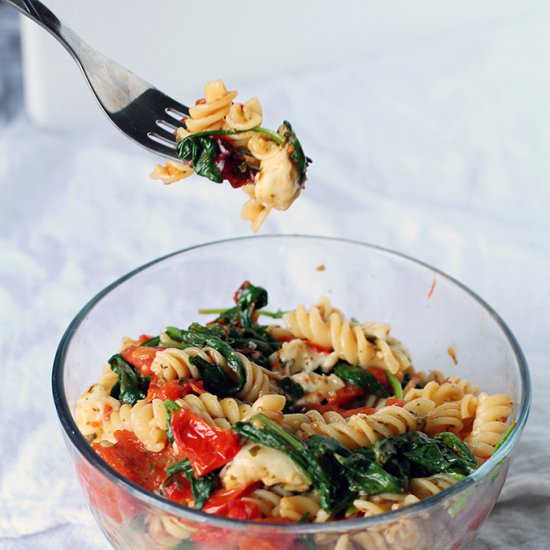 Red Pepper and Spinach Pasta Salad
