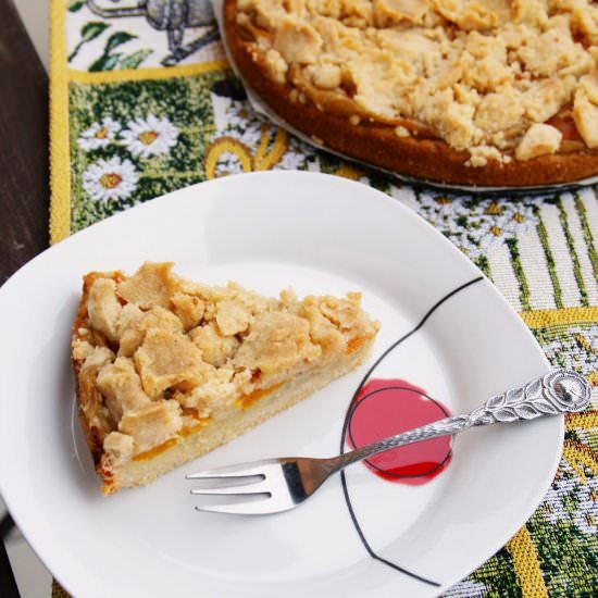 Vegan Streusel Cake