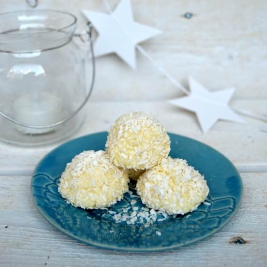No-bake Coconut Snowballs