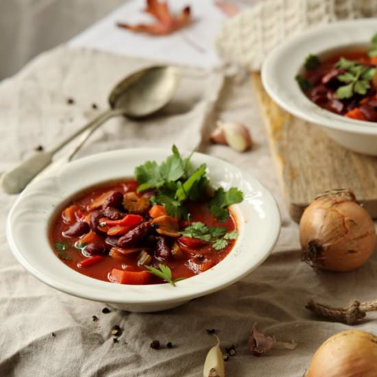 Spicy red pepper & bean soup