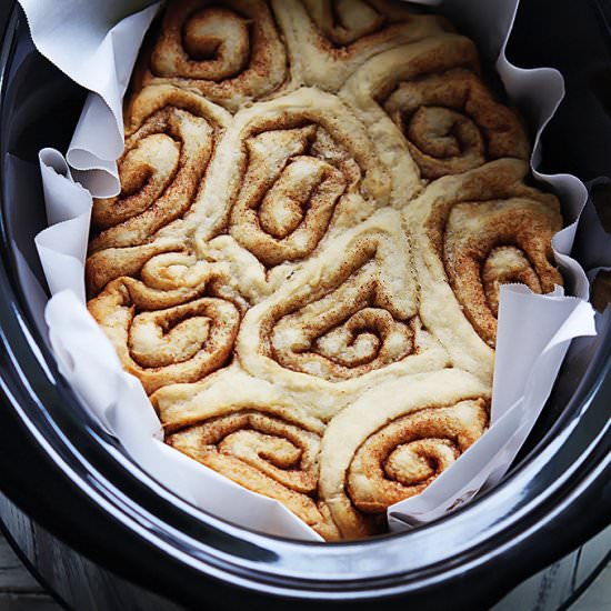 Slow Cooker Cinnamon Rolls