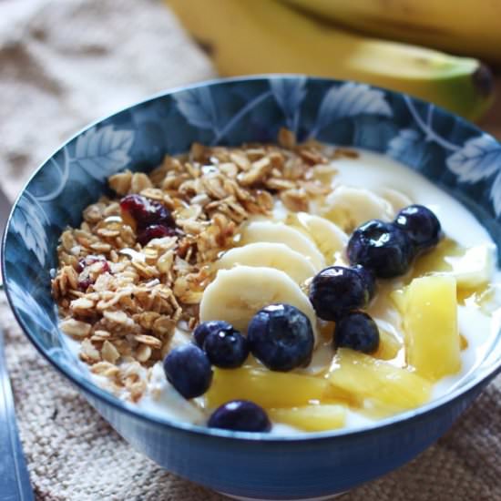 Greek Yogurt and Fruit Energy Bowl
