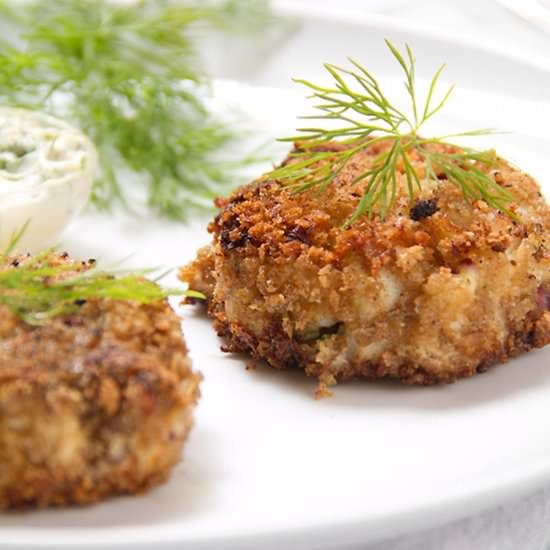 Crab Cakes with Mustard Dill Aioli