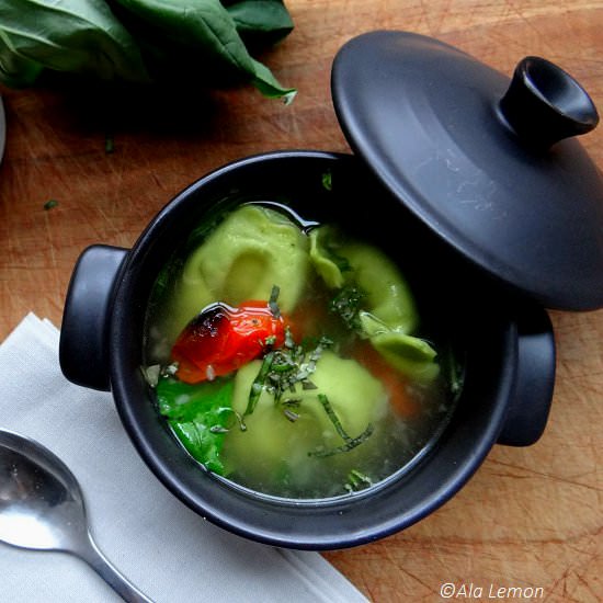 Tomato and Spinach Tortellini Soup