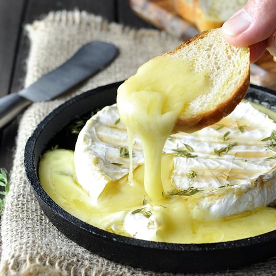 Baked Brie with Maple Syrup & Thyme