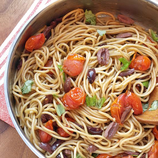 Spaghetti with balsamic tomatoes