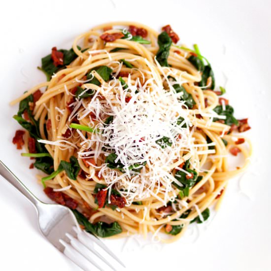 Spinach and pancetta spaghetti