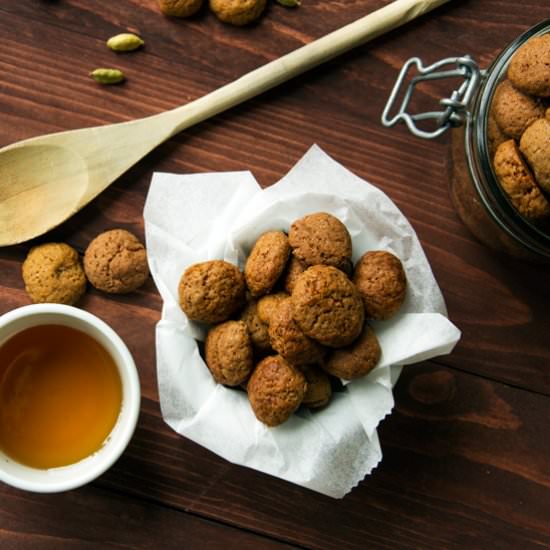 Tiny Dutch spiced cookies