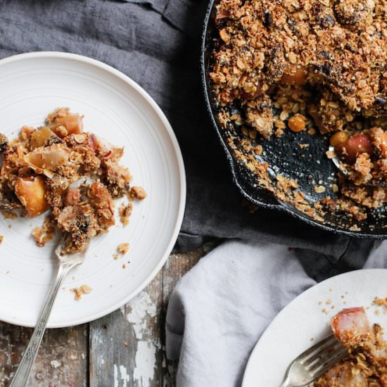 Pear Apple & Pistachio Crumble