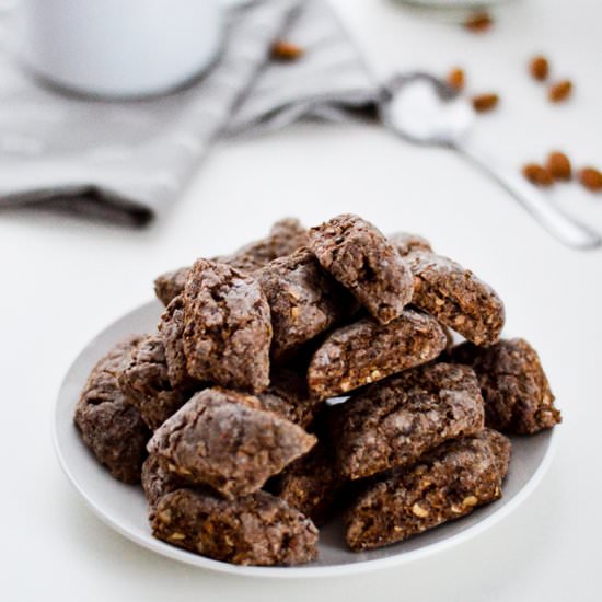 Italian crunchy almond cookies