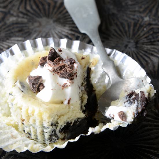 Little Cookies & Cream Cheesecakes
