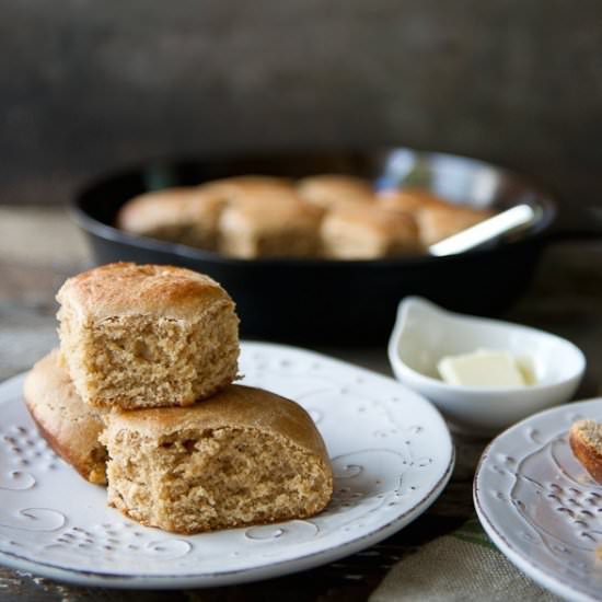 Spelt Skillet Dinner Rolls