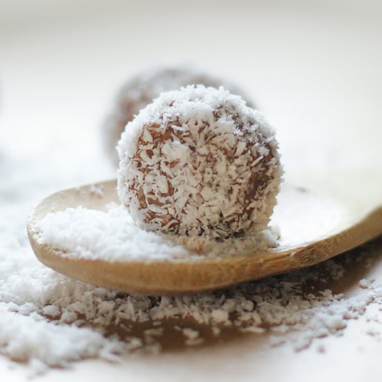 Balls with Coconut and Almonds
