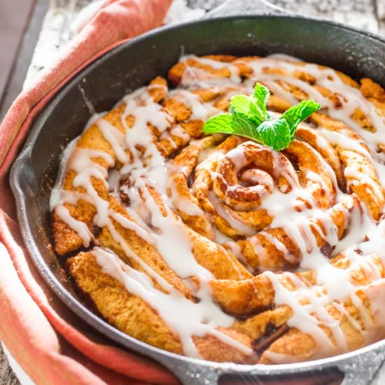 Giant Skillet Cinnamon Roll