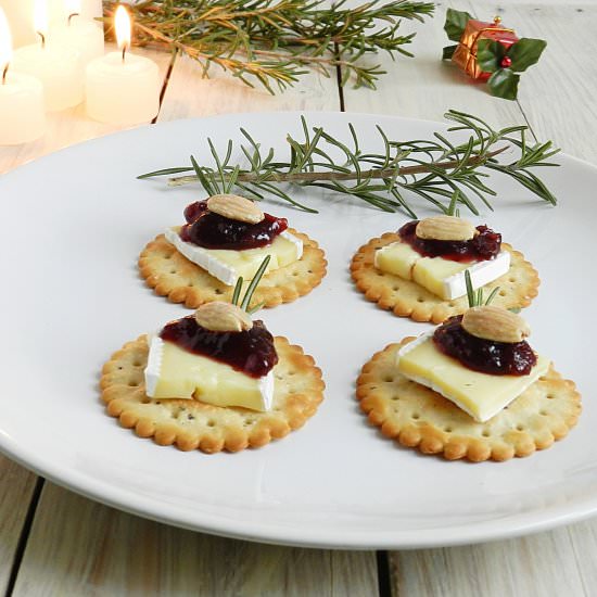 Tiny brie bites