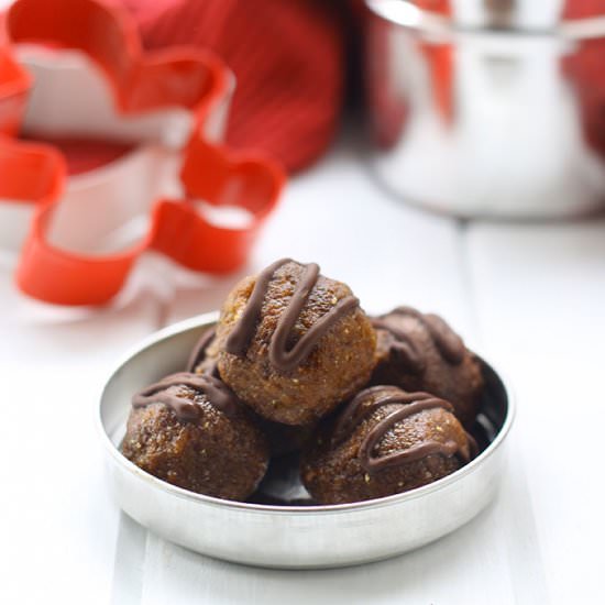 Chocolate Gingerbread Energy Balls