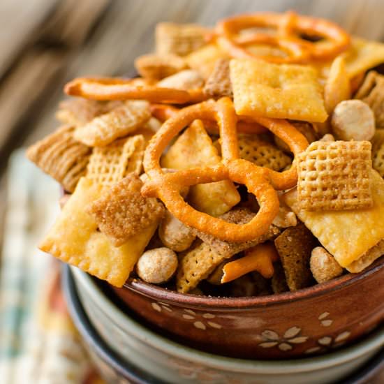 Cheddar Sriracha Snack Mix
