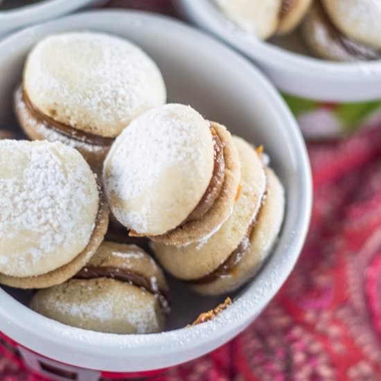 Dulce de Leche Sandwich Cookies