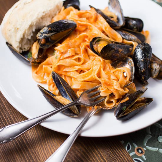 Tagliatelle with blue mussels