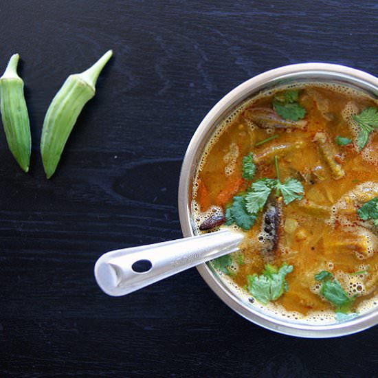 Vendakai (Okra) Sambar