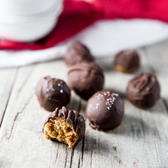 Healthy Peanut Butter Buckeyes