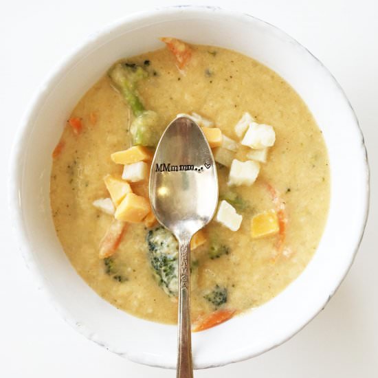 Skinny Broccoli Cheese Soup