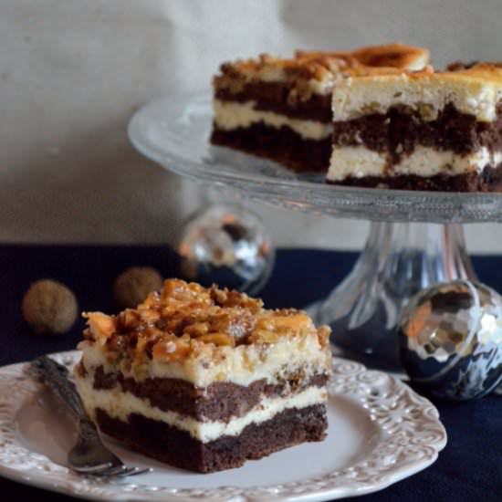 Caramelised Nuts Sponge Cheesecake