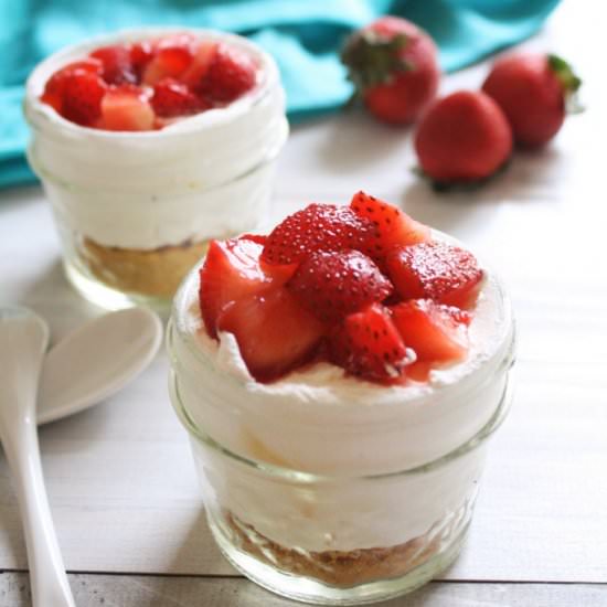 No-Bake Strawberry Cheesecake Cups
