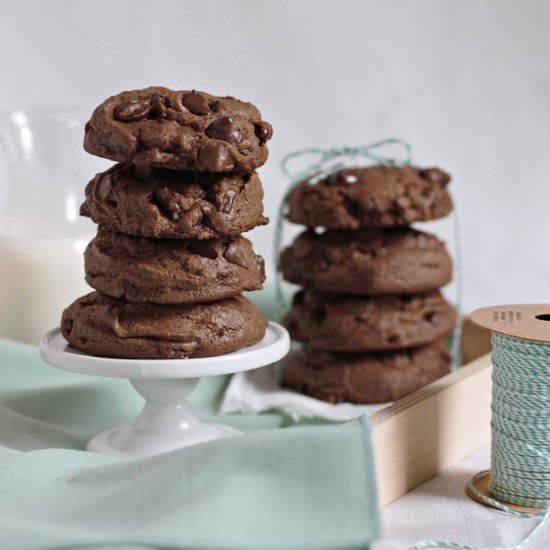 Soft baked mint choc chip cookies