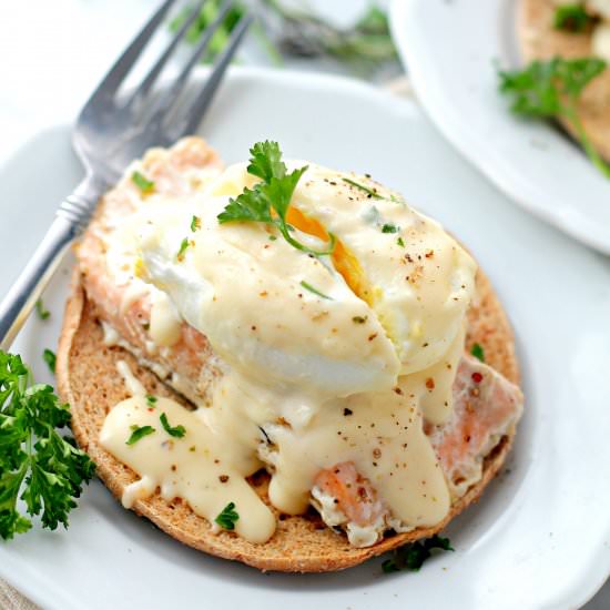 Poached Eggs Salmon & Cheese Sauce