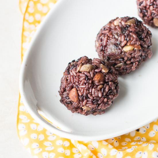 Korean Sticky Rice Balls