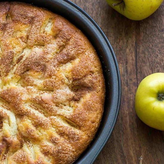 Easy Apple Cake