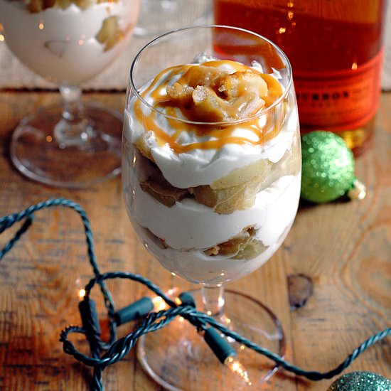 Bourbon Caramel Apple Pie-Faits