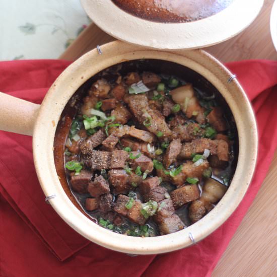 Clay Pot Pork Belly Braised Pepper