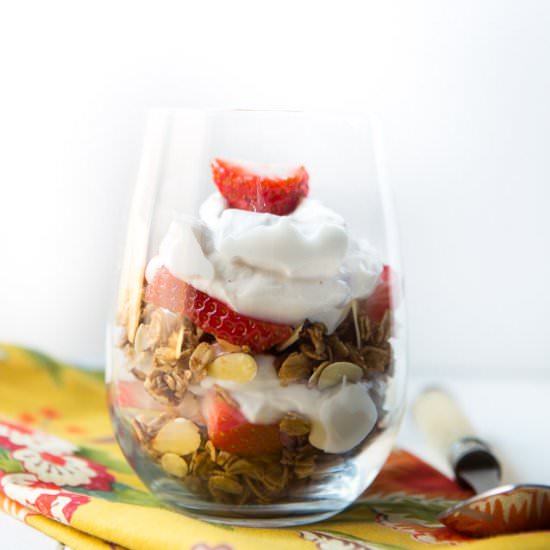 Strawberry Granola Yogurt Parfait