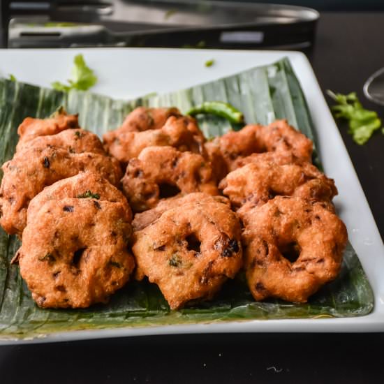 Medhu Vadai/ Indian Fritters