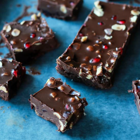Skinny Chocolate Pomegranate Fudge