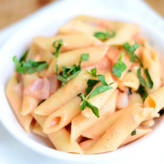 Pasta in Roasted Garlic Cream Sauce