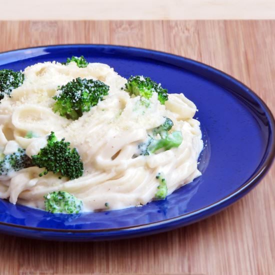 Creamy Cheesy Broccoli Pasta