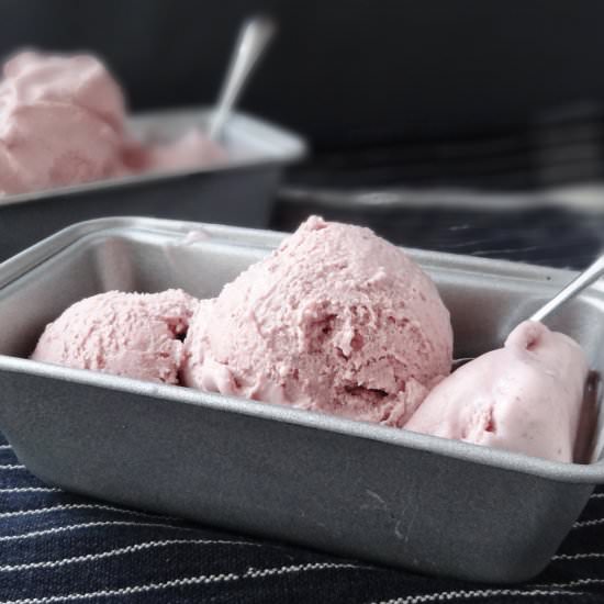 Roasted Strawberry Ice Cream
