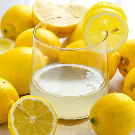 How to Make Lemon Water