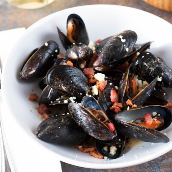 Bacon Gorgonzola Mussels