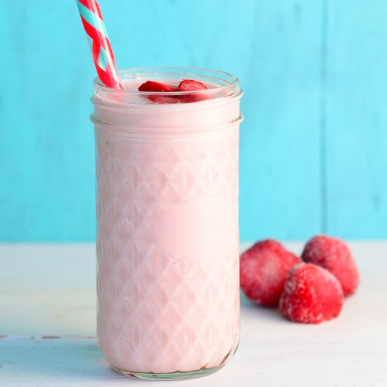 Strawberry Greek Yogurt Smoothie