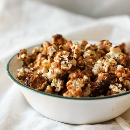 Peanut Butter Bacon Caramel Corn