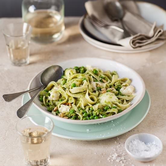 pasta with pea pesto and mozzarella