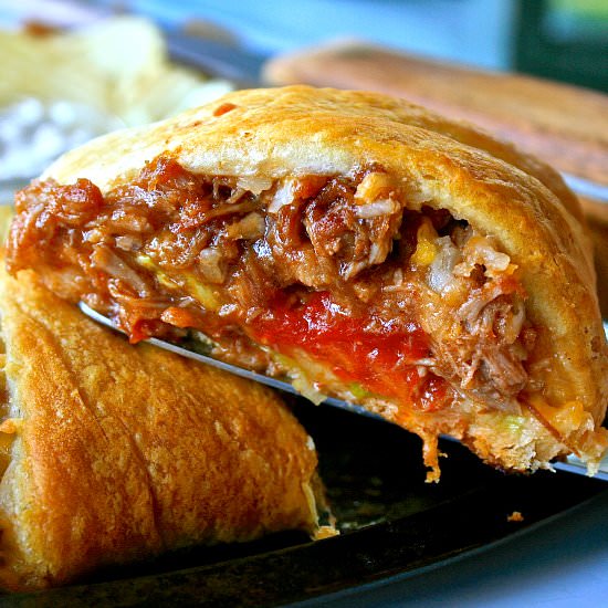 Cheesy BBQed Pulled Pork Party Ring